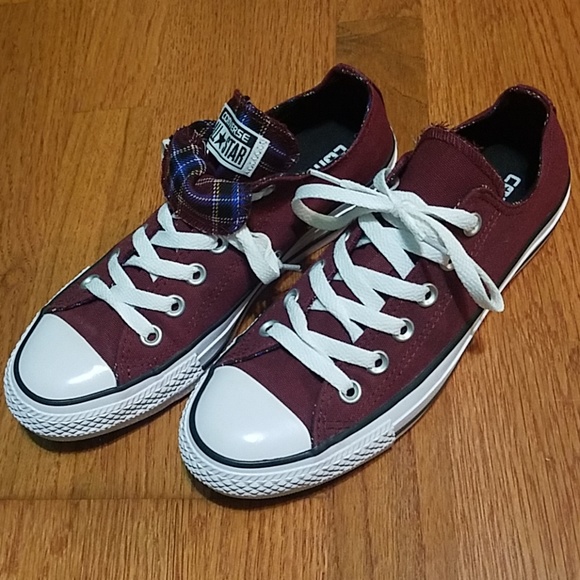 maroon converse sneakers